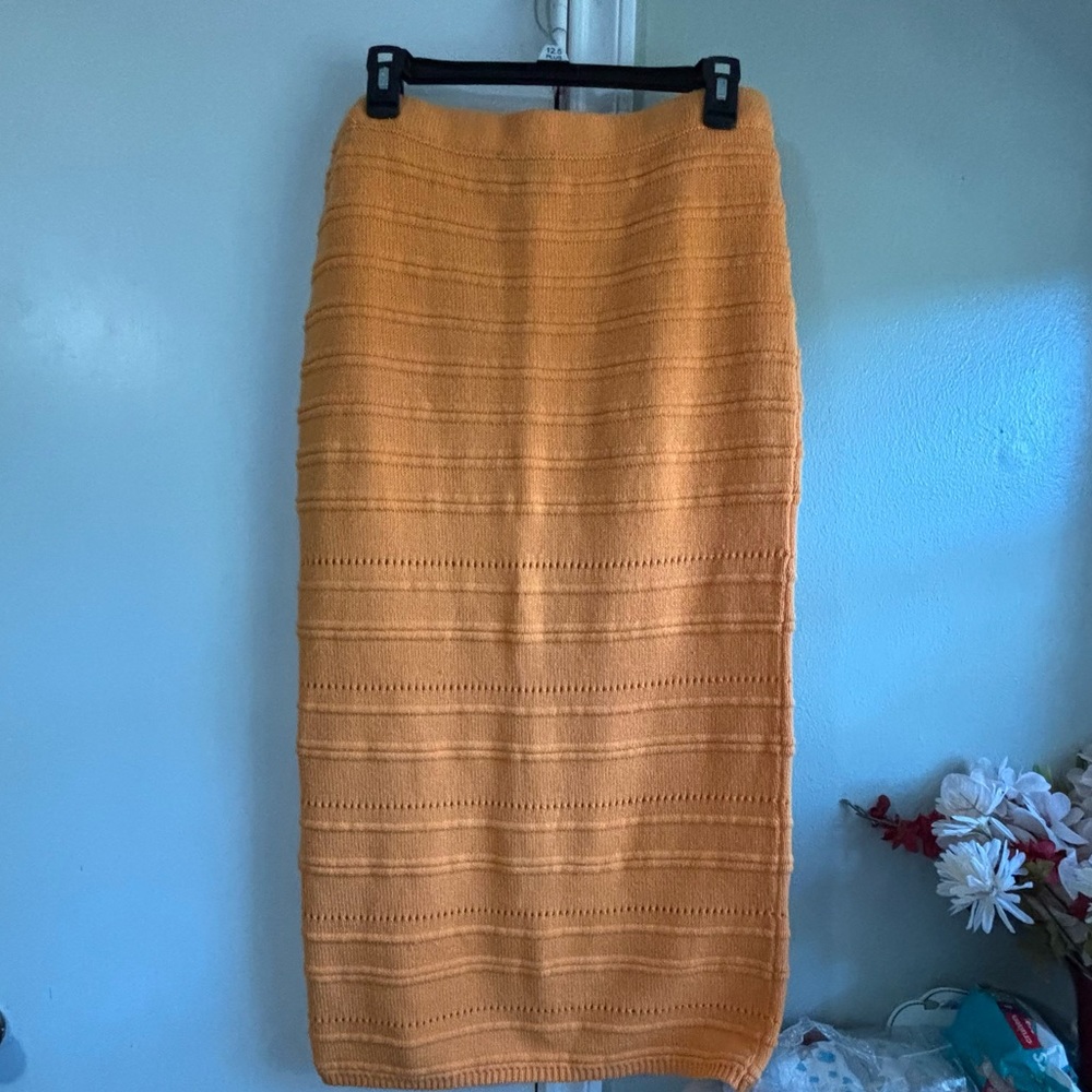 Elegant Mustard Pencil Skirt